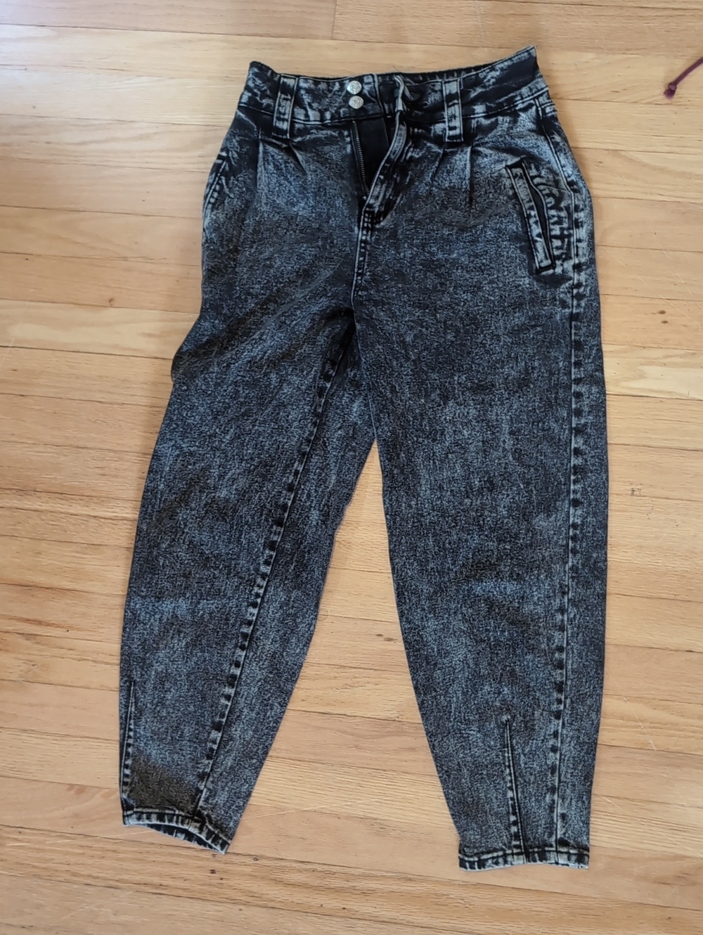 Women’s High-Waist Acid Wash Jeans - Balloon Cut